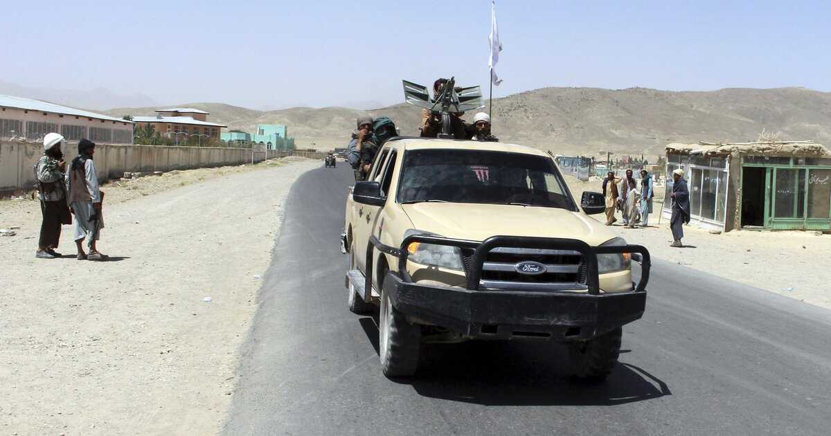 Афганистан: мазари-шариф и джелалабад сдались, талибы окружают кабул