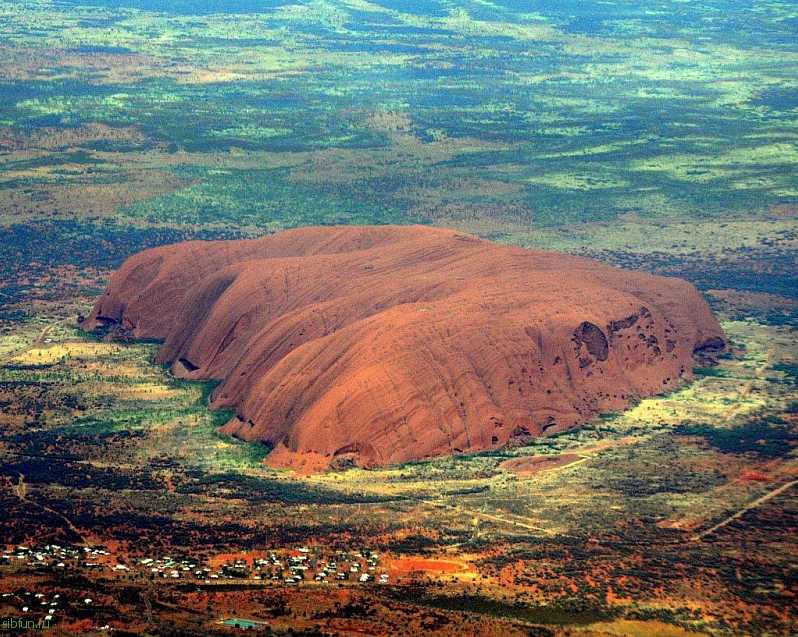 Знаменитая гора улуру в австралии | чудеса природы