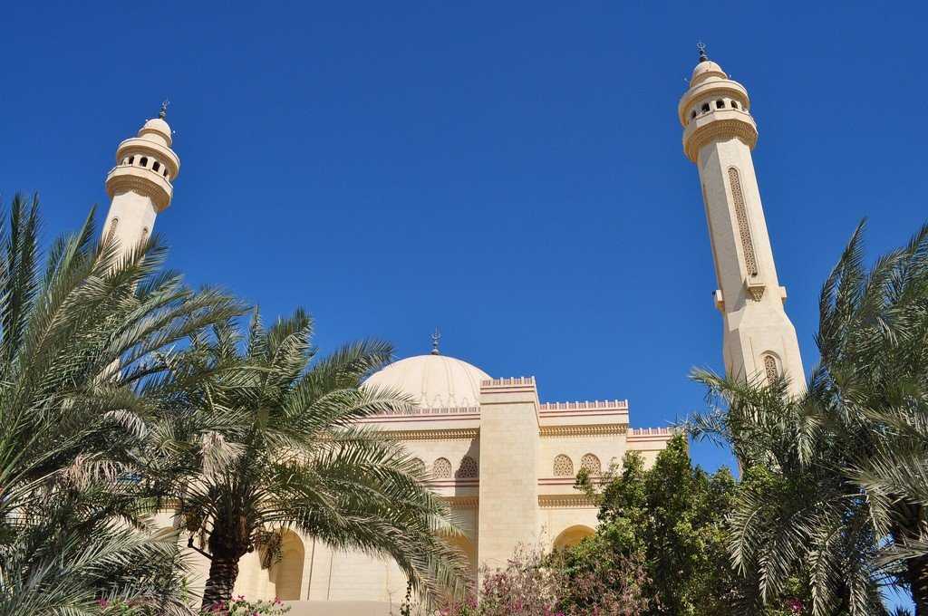 Узнай где находится Мечеть Аль-Фатиха на карте Манамы (С описанием и фотографиями). Мечеть Аль-Фатиха со спутника