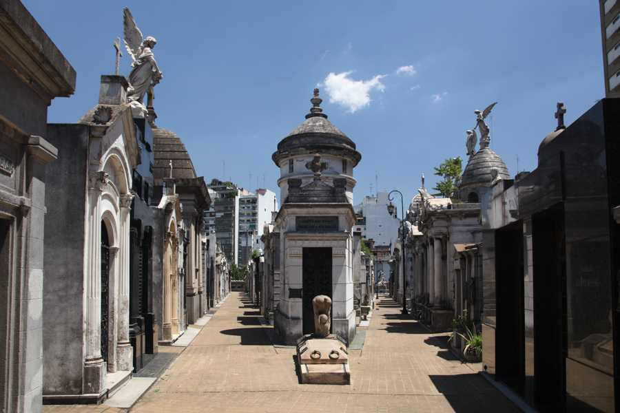 Кладбище реколета: «да покоятся в мире» 🙏