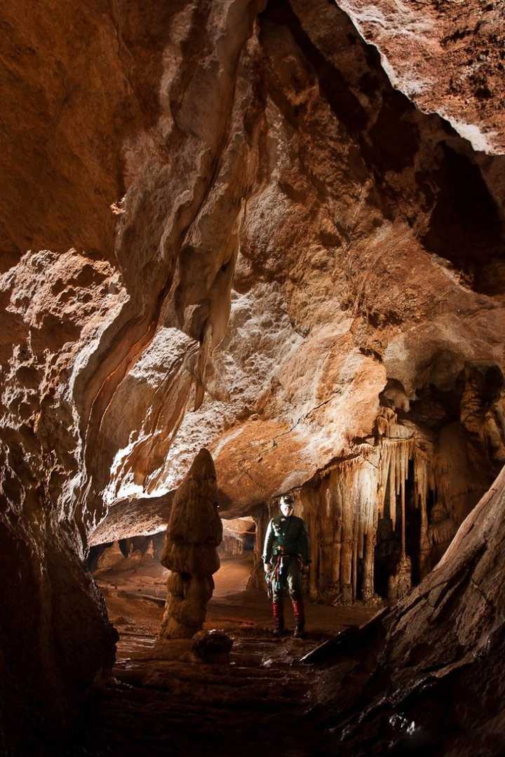 Новоафонская пещера (new athos cave)