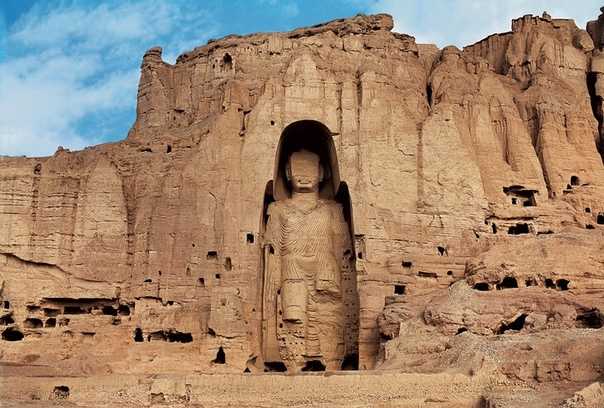 Узнай где находится Бамианские статуи Будды на карте Афганистана (С описанием и фотографиями) Бамианские статуи Будды со спутника