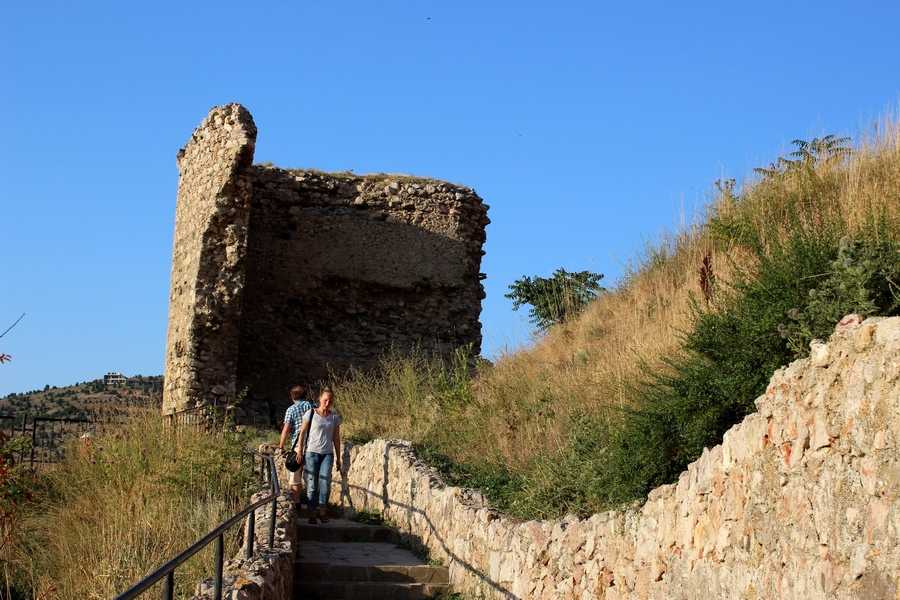 Скальная крепость дзивгис: оплот древних аланов - турклуб восход