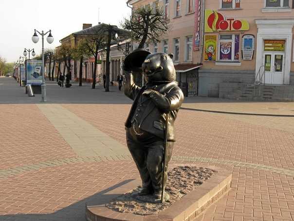 «туристы покупали мою статуэтку бобра в подарок обаме». как бобруйчанин зарабатывает на символе города