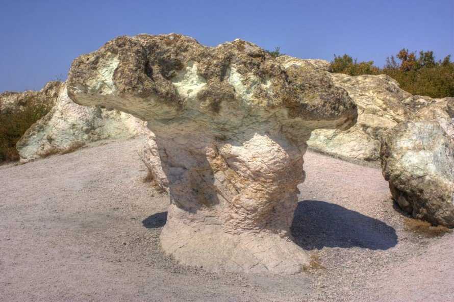 Скалы "каменные грибы" описание и фото - болгария: кырджали