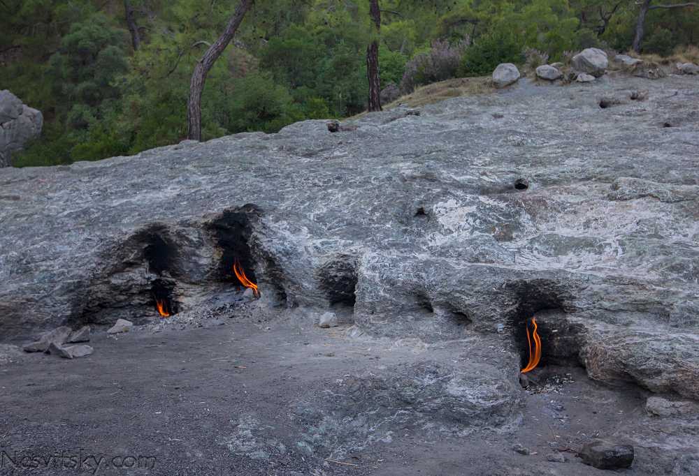 Огненная гора химера - янарташ в кемере турция: описание, легенда, как добраться, фото