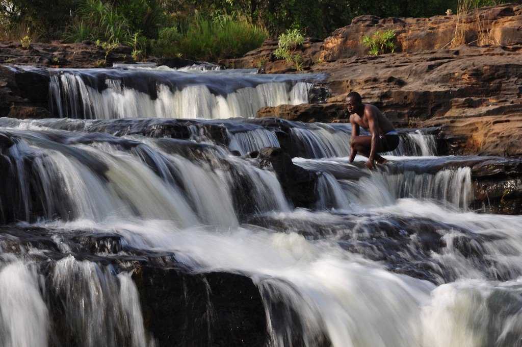Водопады Карфигуэла — заповедник, также известный под громким названием Каскады Банфора, поскольку система водопадов расположена в окрестностях города Банфора, на крайнем юго-западе Буркина-Фасо. Водопады Карфигуэла являются одним из важнейших и наиболее