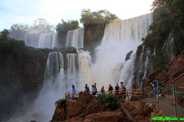 Водопад игуасу на границе аргентины и бразилии