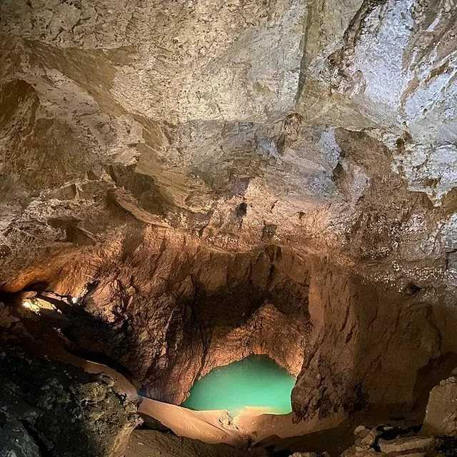 Wikizero - новоафонская пещера