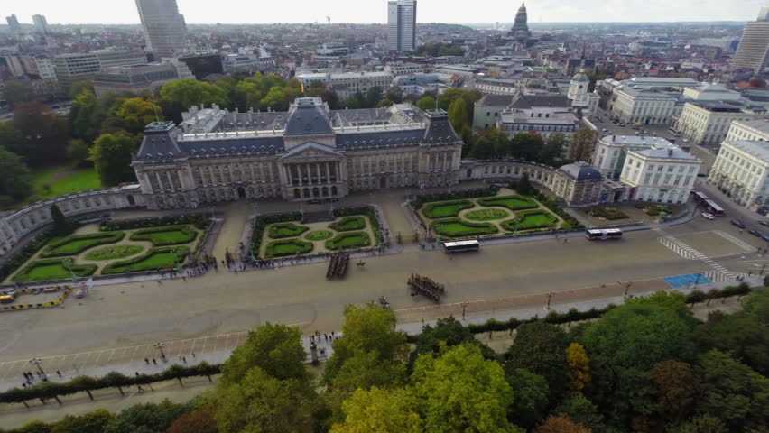 Дворцы Брюсселя: Дворец правосудия, Лакенский дворец...