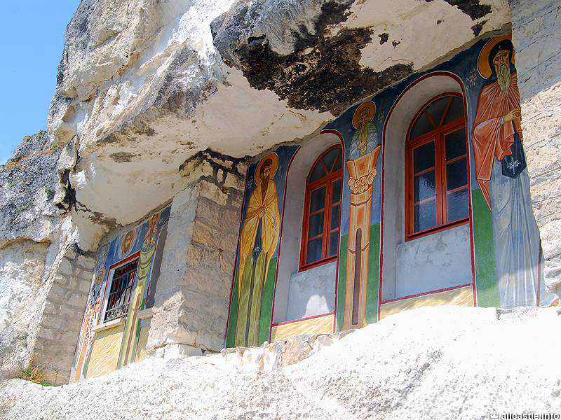 Достопримечательности болгарии |  ивановские скальные церкви