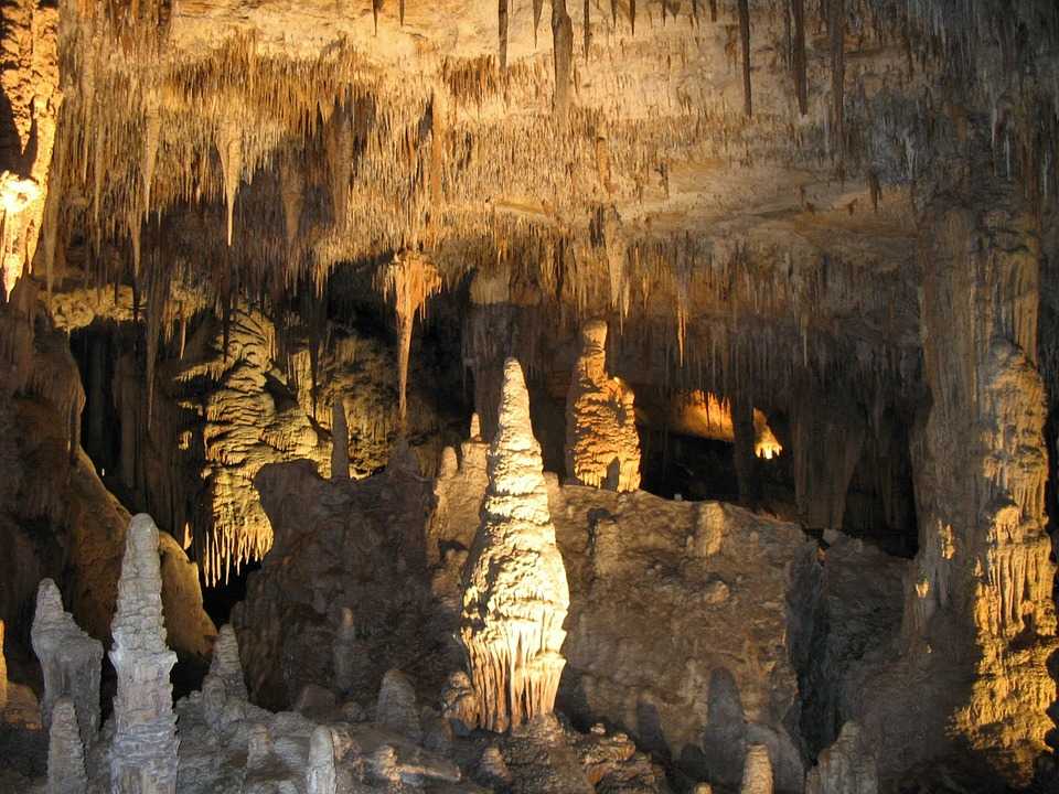 Список пещер в австралии