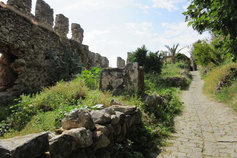 Генуэзская крепость чембало в балаклаве: как добраться, фото, описание