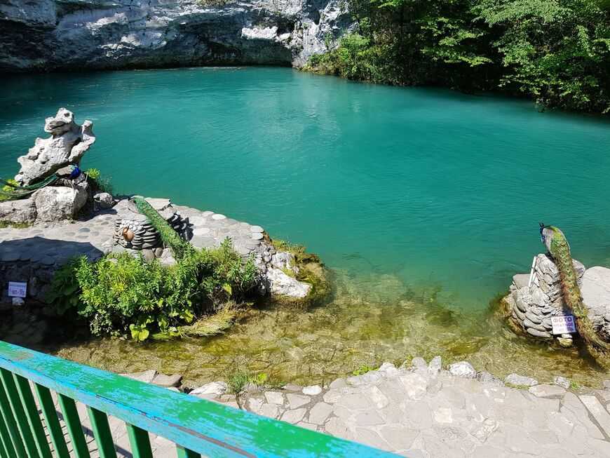 Голубое озеро абхазия