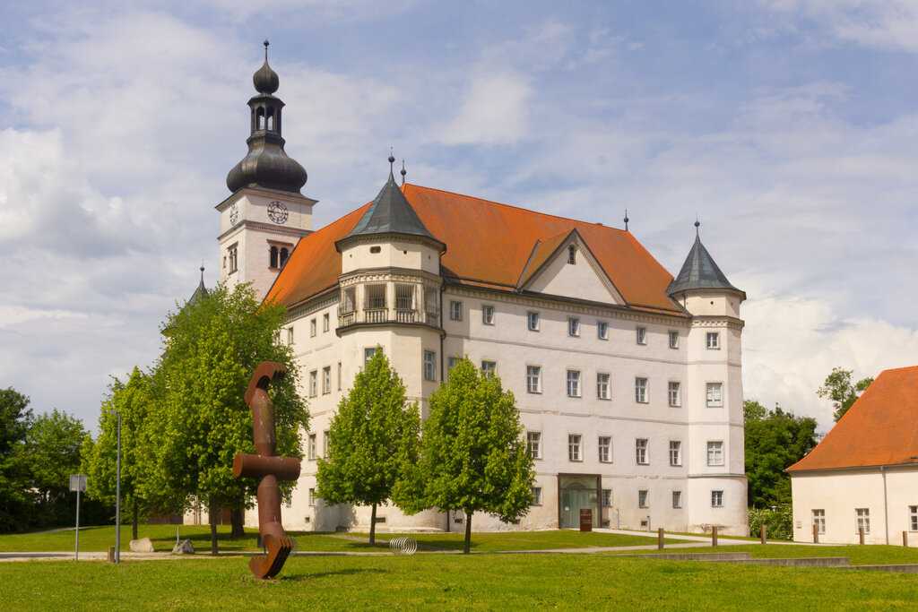 Земельный музей верхней австрии (замок линца)
