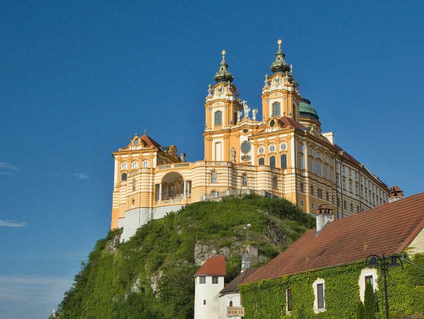 Фото «церковь аббатства» из фотогалереи «аббатство мельк» австрия , мельк город