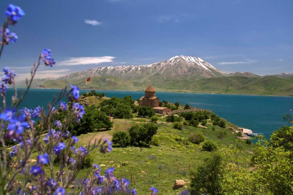 Озёра армении