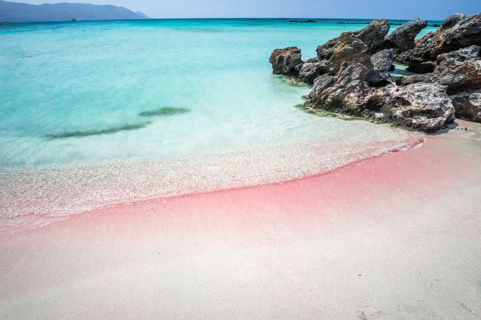 Как в мечтах: 9 пляжей нежного розового оттенка — блог onetwotrip