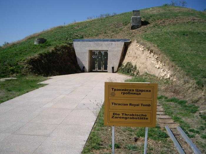 Фракийская гробница в казанлыке - по следам древних цивилизаций