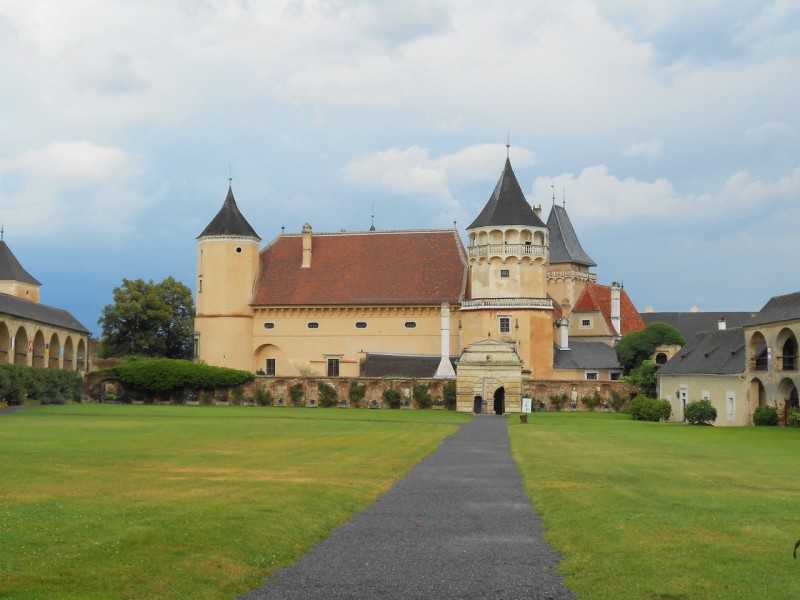 Замок розенбург: экскурсии, экспозиции, точный адрес, телефон