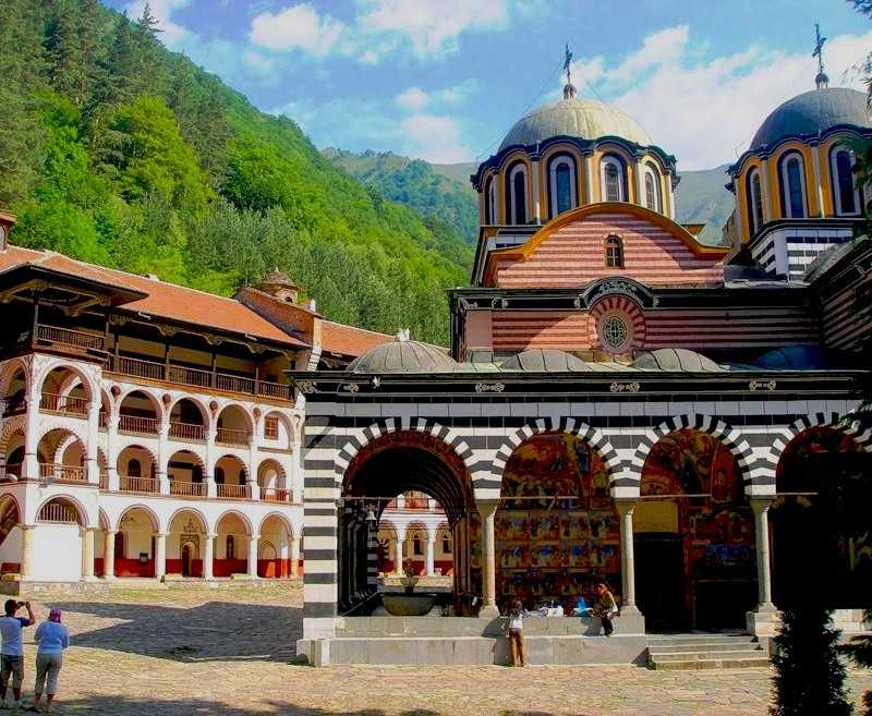 Знаменитый рильский монастырь святого иоанна
