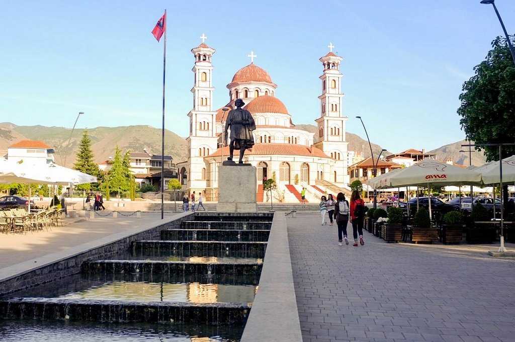 Какими достопримечательностями интересен город дуррес?