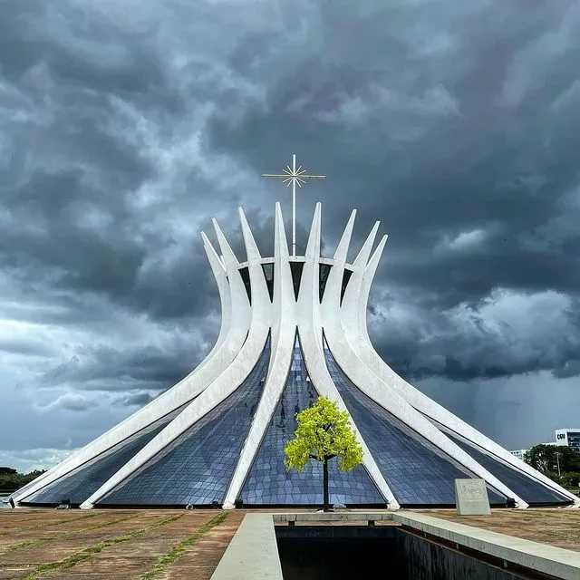 Кафедральный собор пресвятой девы марии (catedral metropolitana de nossa senhora aparecida) описание и фото - бразилия: бразилиа