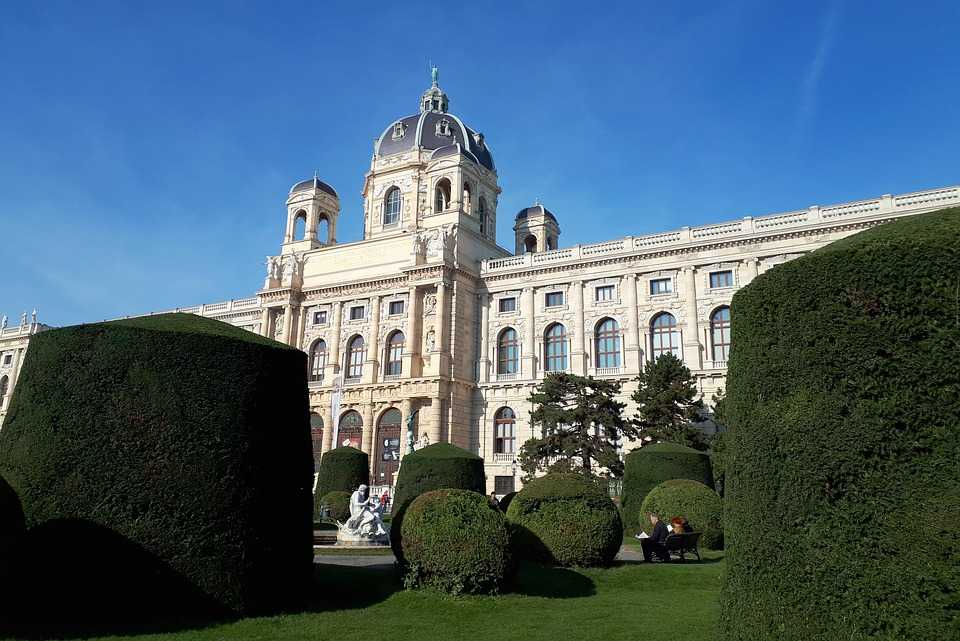 Хофбург - императорский дворец в вене. описание, фото.