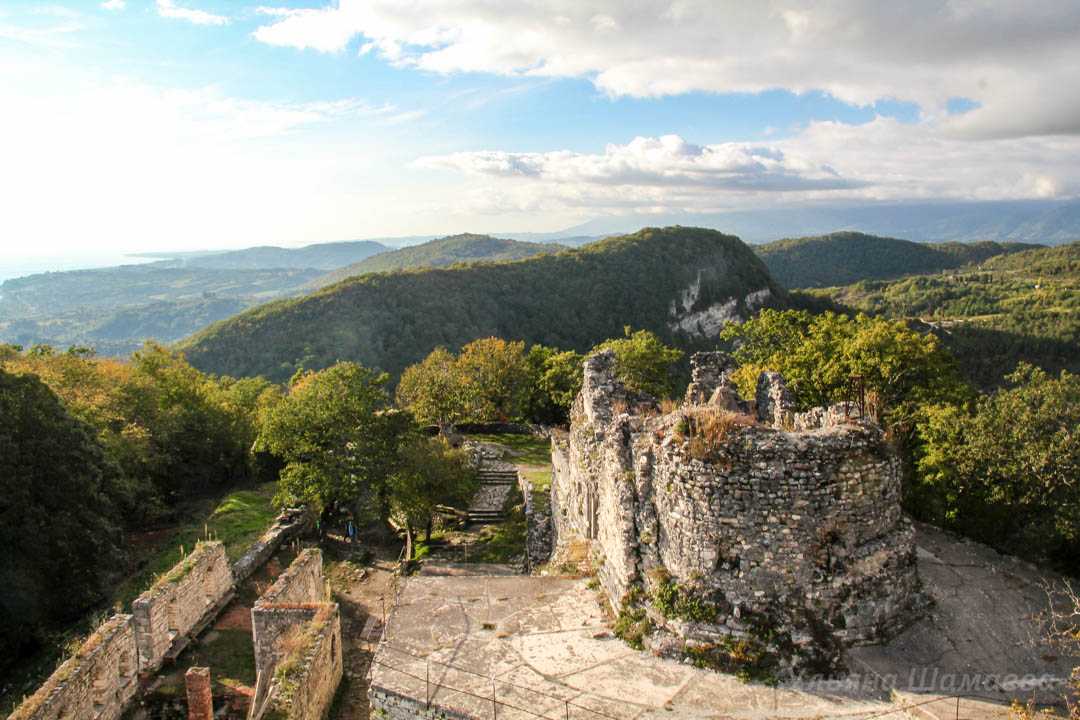 Анакопийская крепость в абхазии - описание, история, как добраться, фото | туризм с нами
