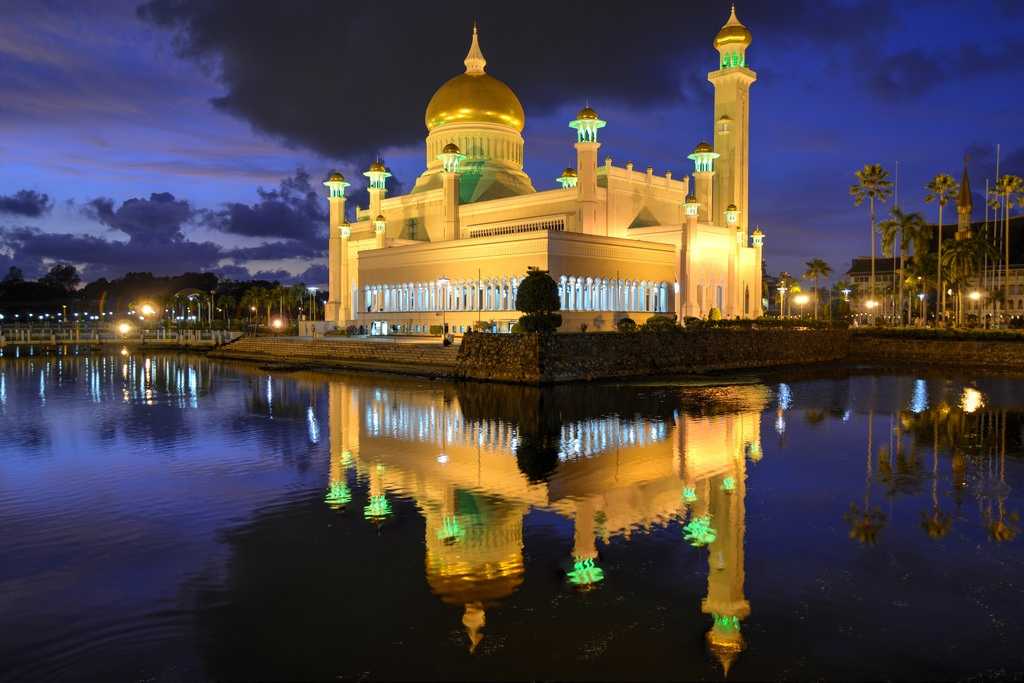 Мечеть омара али сайфуддина - gaz.wiki