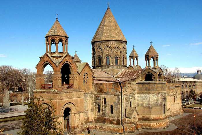 Монастыри Армении: Эчмиадзин, Татевский монастырь, Монастырь Гегард, Монастырь Хор Вирап