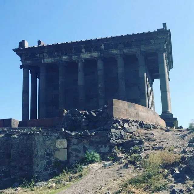 Символы армении — гарни и гегард — храм и крепость. ридус