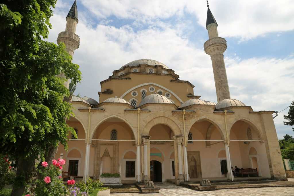 Все о мечети джума-джами в евпатории: фото, история, архитектура