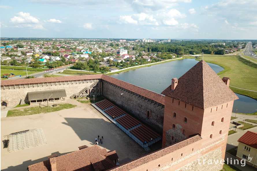 Лидский замок или замок Гедимина – фортификационное сооружение в белорусском городе Лиде. Крепость была построена для защиты от крестоносцев. Это самый старый и самый осаждавшийся из белорусских замков, дошедший до наших дней в изрядно потрепанном состоян