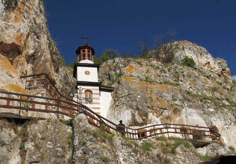 Пещерные церкви иваново и природный парк «русенский лом»