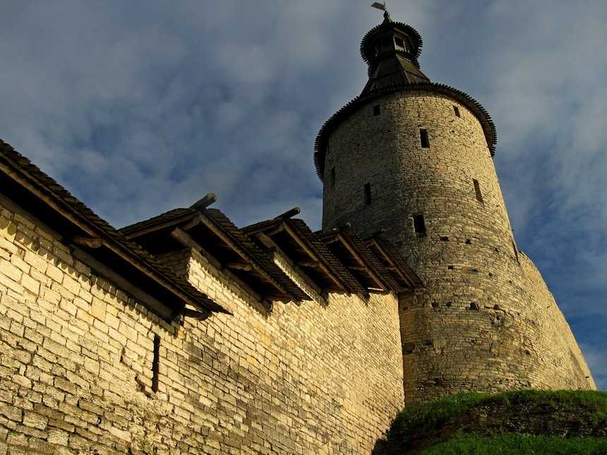 Крепость Баба Вида – средневековый замок в в городе Видин на северо-западе Болгарии. Крепость была возведена во второй половине десятого века на месте римского укрепления и долгое время служила защитой города. Крепость Баба Вида не раз становилась ареной