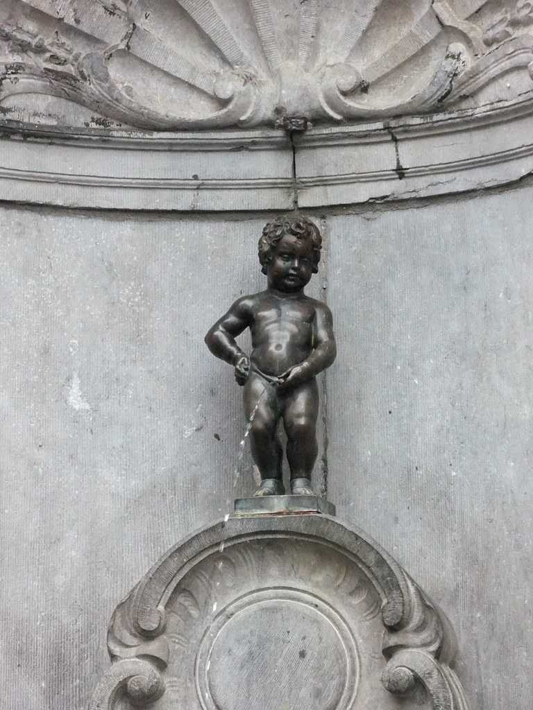 Фонтан писающий мальчик в брюсселе, как добраться, фото - belgiumtrip