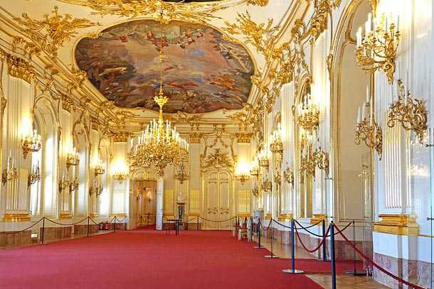 Фото Дворца Шенбрунн в Вене, Австрия Большая галерея качественных и красивых фотографий Дворца Шенбрунн, которые Вы можете смотреть на нашем сайте