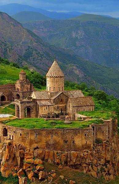 10 самых древних храмов и монастырей армении