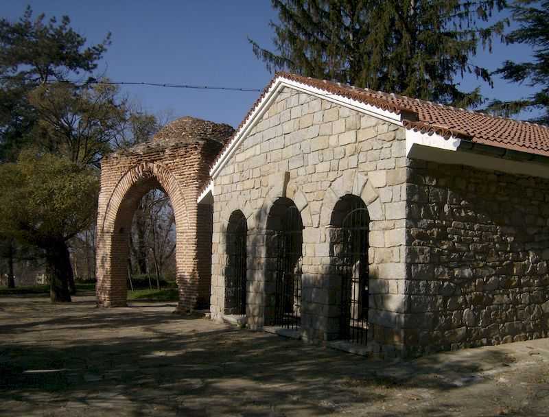 Арбанаси и фракийская гробница в казанлыке / кезлинг