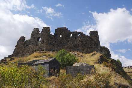 Узнай где находится Крепость Амберд на карте Армении (С описанием и фотографиями) Крепость Амберд со спутника