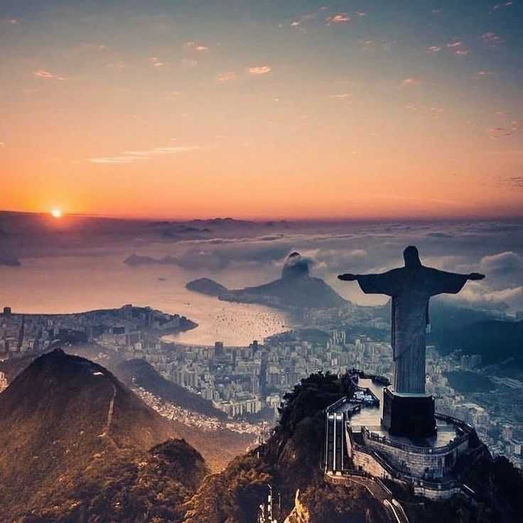 Узнай где находится Статуя Христа-Искупителя на карте Рио-де-Жанейро (С описанием и фотографиями). Статуя Христа-Искупителя со спутника