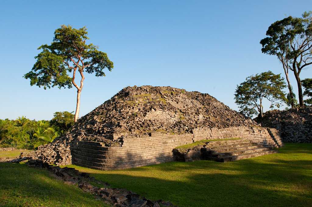 Лубаантун — археологический памятник, бывший город цивилизации майя на территории современного Белиза. Находится в округе Толедо, примерно в 30 км к северо-западу от окружного центра, города Пунта-Горда, и примерно в 3,5 км от деревни Сан-Педро-Колумбия.