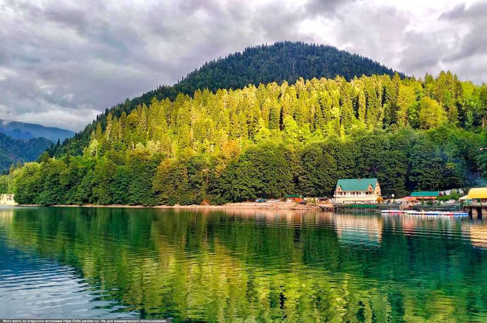 Озеро рица в абхазии