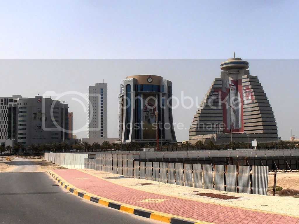 Торговые центры Бахрейна: Бахрейнский всемирный торговый центр...