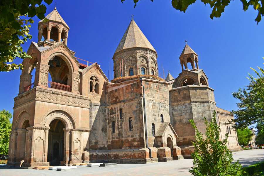 Армянская церковь - древо