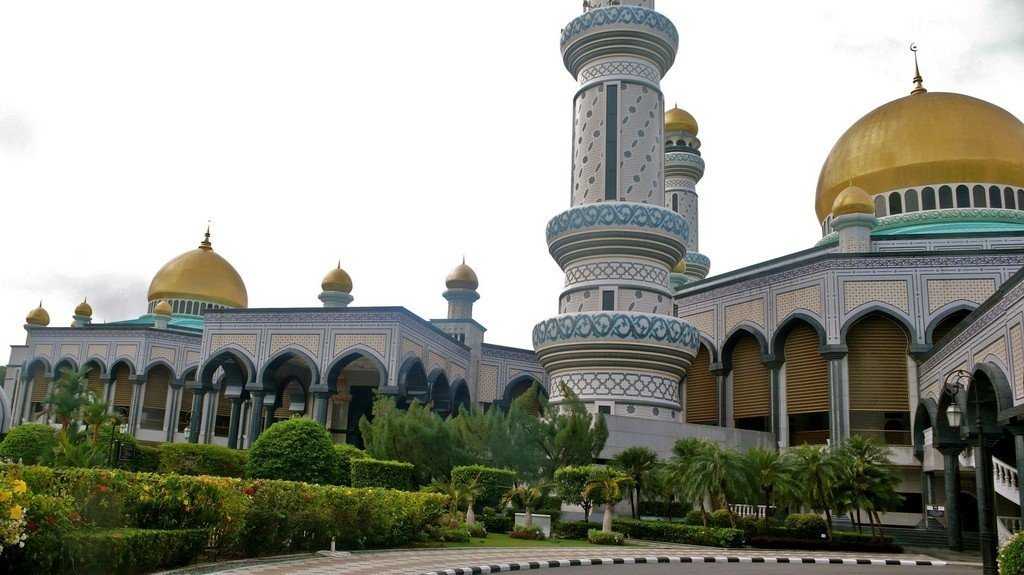 13 мечетей, окружённых водой | islam.ru