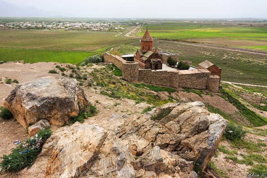 Фото Монастыря Хор Вирап в Армении Большая галерея качественных и красивых фотографий Монастыря Хор Вирап, которые Вы можете смотреть на нашем сайте