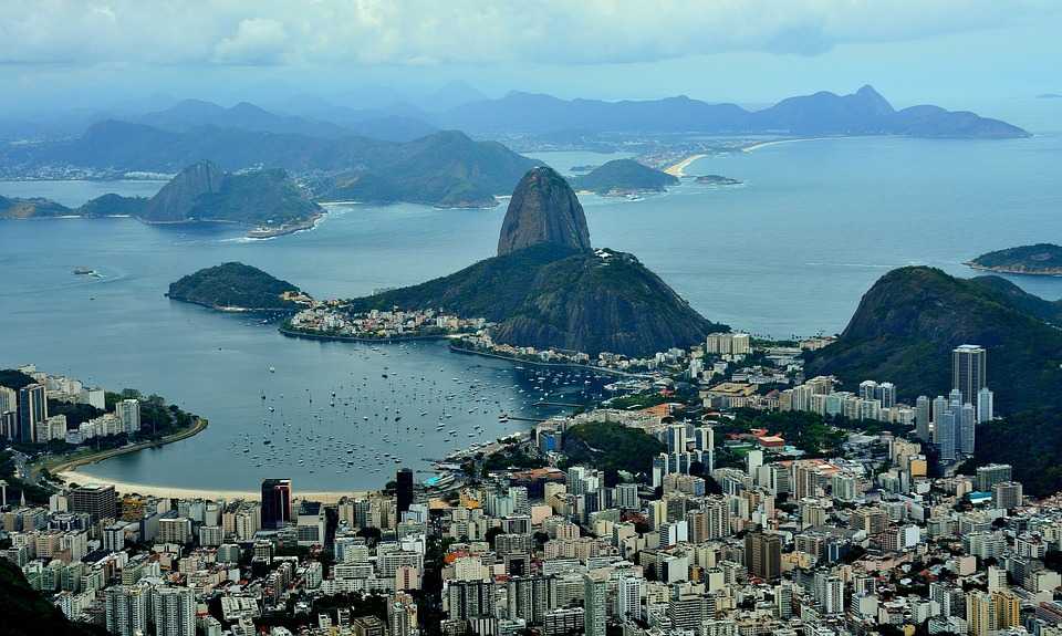 Прогноз погоды в Рио-де-Жанейро на сегодня и ближайшие дни с точностью до часа. Долгота дня, восход солнца, закат, полнолуние и другие данные по городу Рио-де-Жанейро.