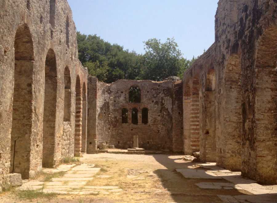 Бутринти — археологический музей-заповедник на юге Албании неподалёку от Саранды, близ границы с Грецией